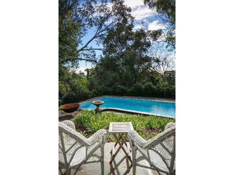 18 HILLSIDE ROAD, Springfield Sold by Booth Real Estate - image 1