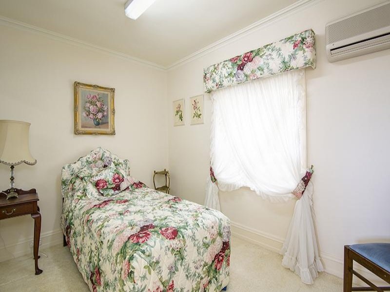 4 BROOKSIDE ROAD, Springfield Sold by Booth Real Estate - image 1