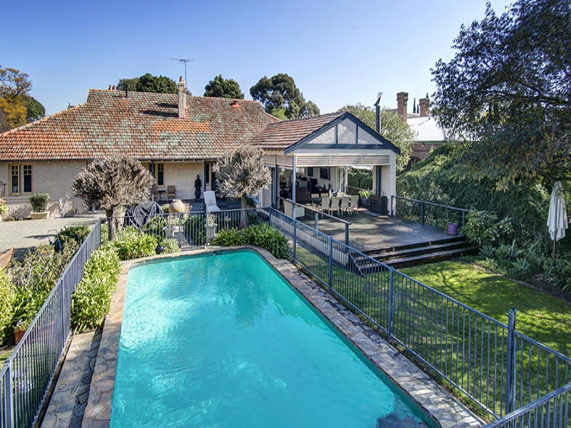 5 PEMBROKE STREET, College Park Sold by Booth Real Estate - image 1
