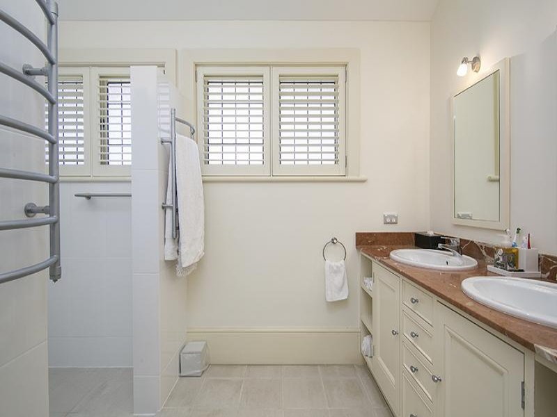 5 PEMBROKE STREET, College Park Sold by Booth Real Estate - image 1