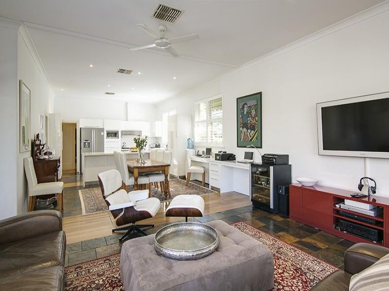 5 PEMBROKE STREET, College Park Sold by Booth Real Estate - image 1