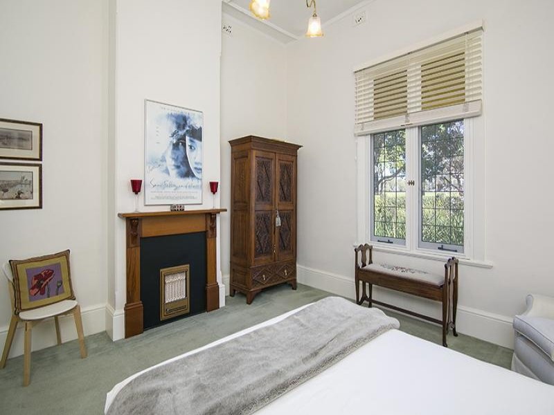 5 PEMBROKE STREET, College Park Sold by Booth Real Estate - image 1