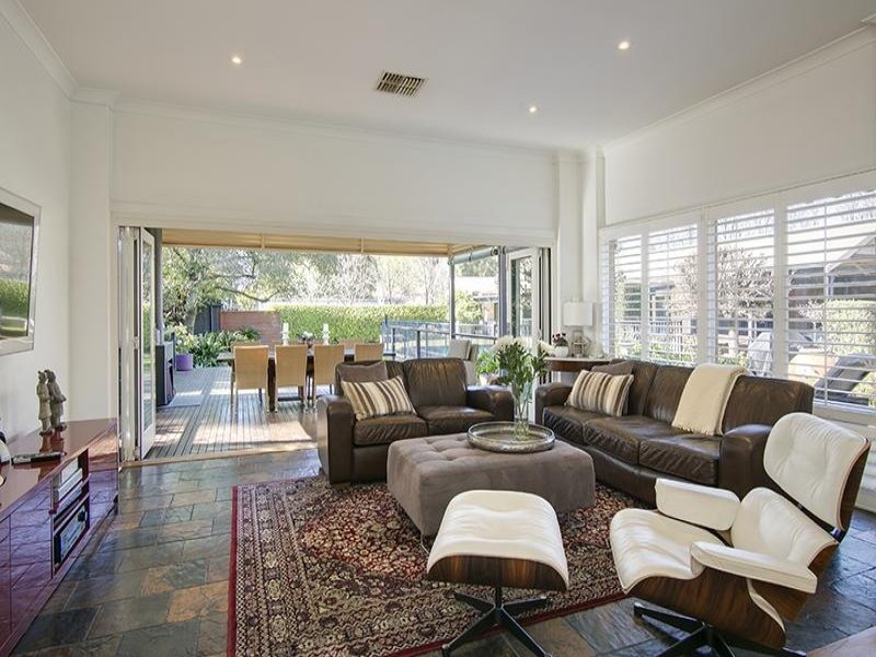 5 PEMBROKE STREET, College Park Sold by Booth Real Estate - image 1