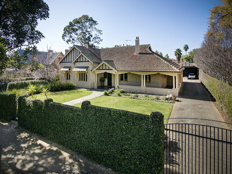 5 PEMBROKE STREET, College Park Sold by Booth Real Estate - image 1