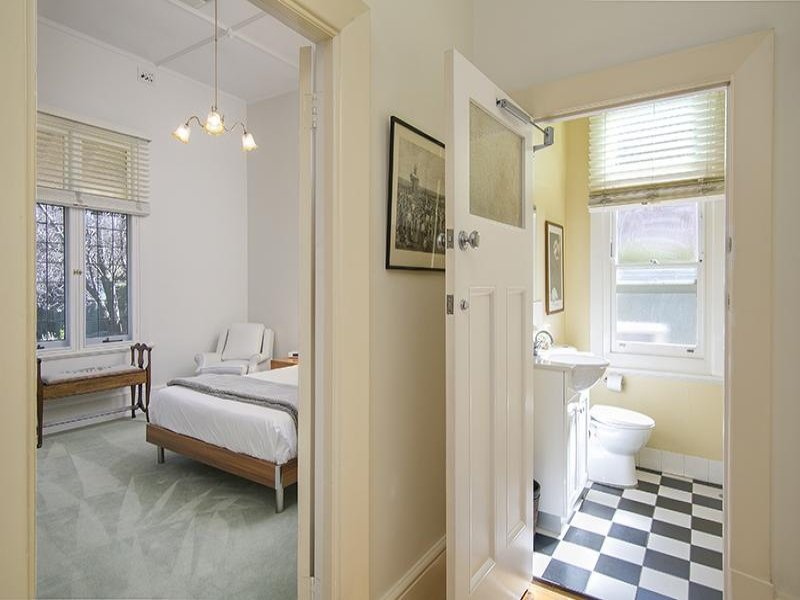 5 PEMBROKE STREET, College Park Sold by Booth Real Estate - image 1