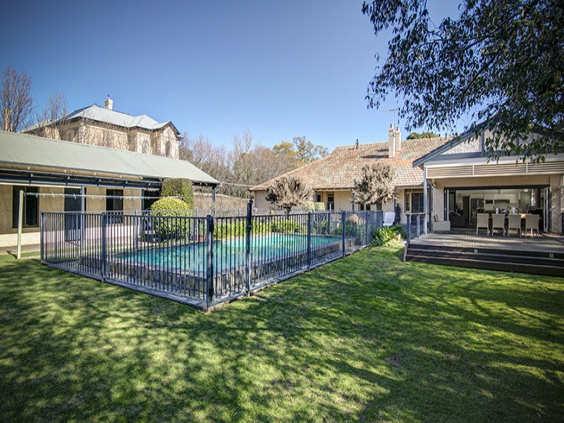 5 PEMBROKE STREET, College Park Sold by Booth Real Estate - image 1