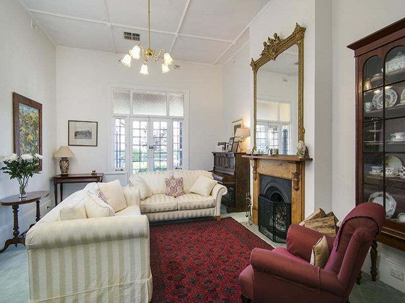 5 PEMBROKE STREET, College Park Sold by Booth Real Estate - image 1