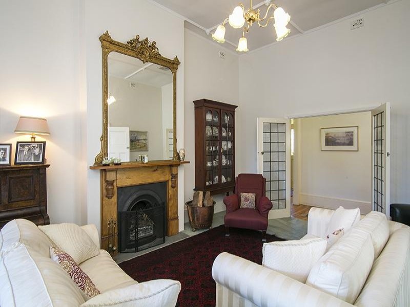 5 PEMBROKE STREET, College Park Sold by Booth Real Estate - image 1