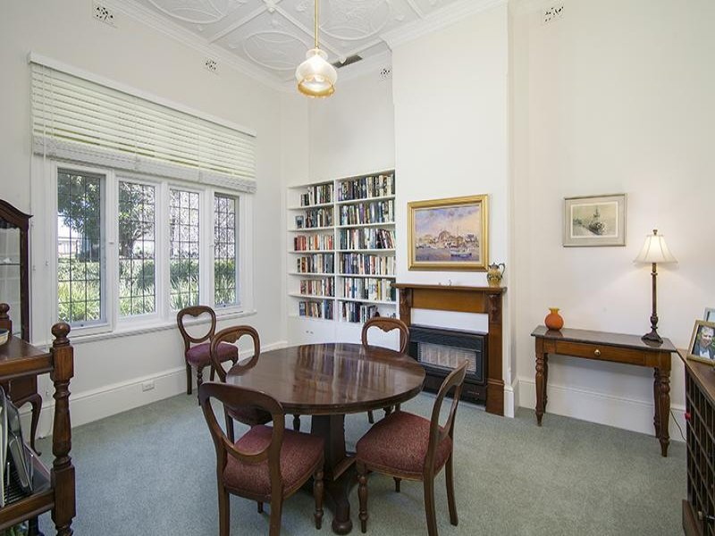 5 PEMBROKE STREET, College Park Sold by Booth Real Estate - image 1