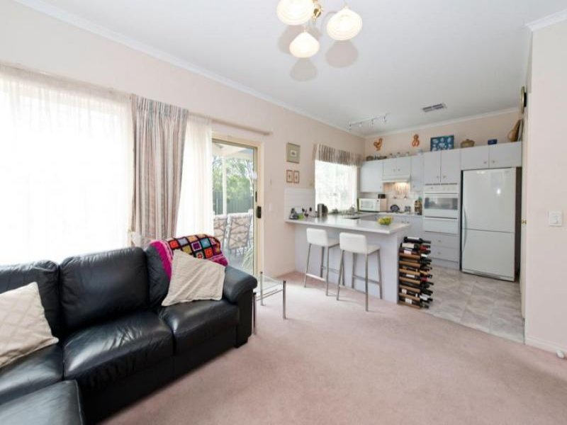 8/48 Glen Stuart Road, Magill Sold by Booth Real Estate - image 1