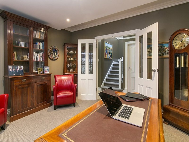 18 WELLINGTON CLOSE, North Adelaide Sold by Booth Real Estate - image 1