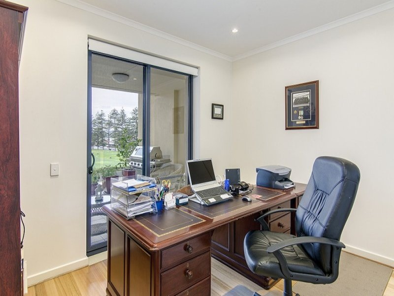 46/32 COLLEY TERRACE, Glenelg Sold by Booth Real Estate - image 1