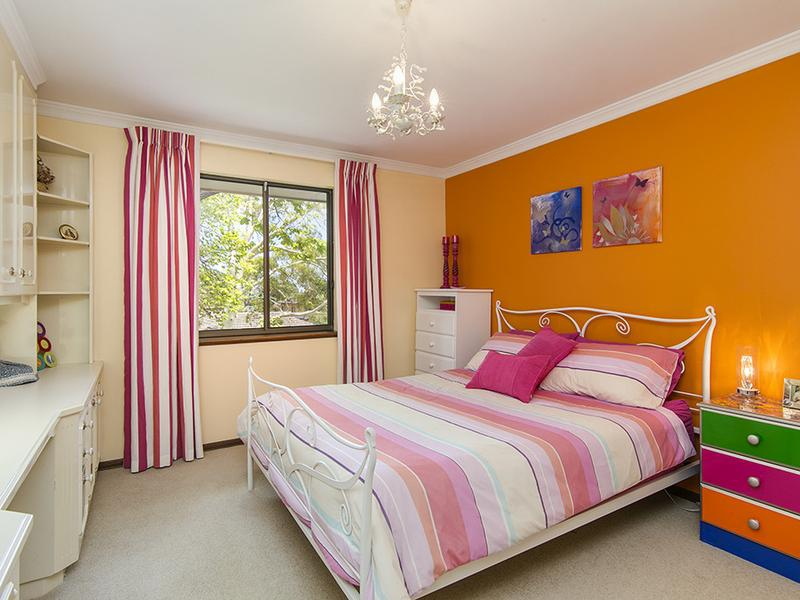 8 BROOKSIDE ROAD, Springfield Sold by Booth Real Estate - image 1