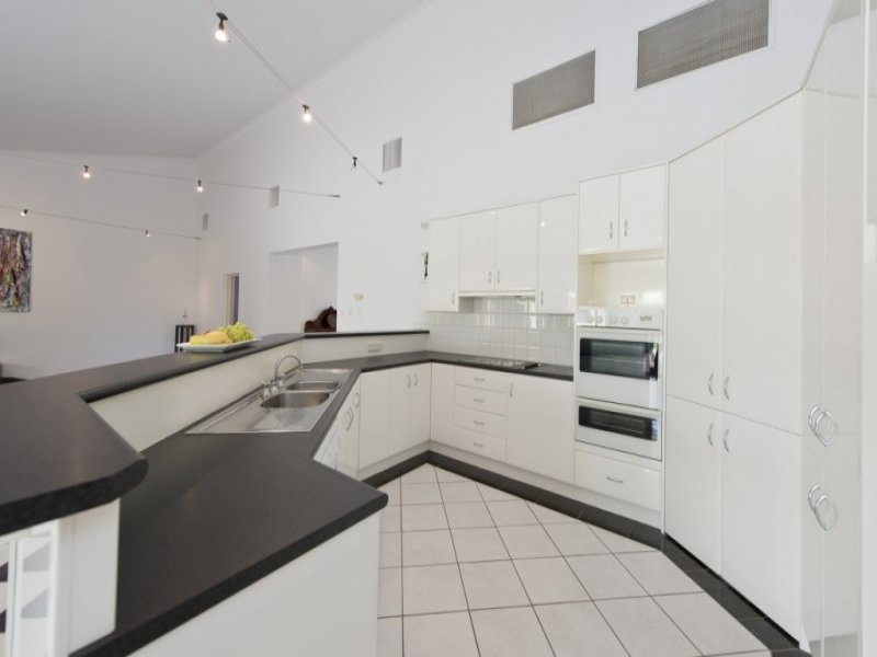 18 HUGHES AVENUE, Henley Beach Sold by Booth Real Estate - image 1