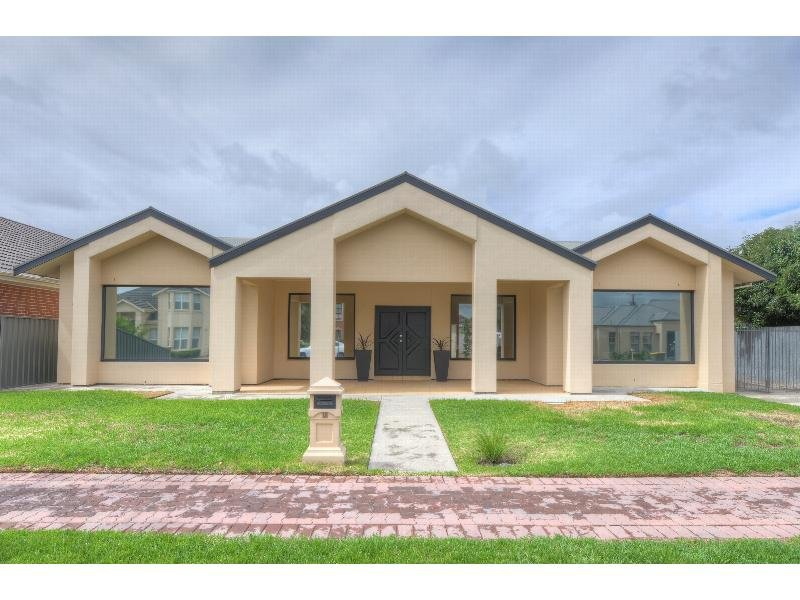 18 HUGHES AVENUE, Henley Beach Sold by Booth Real Estate - image 1