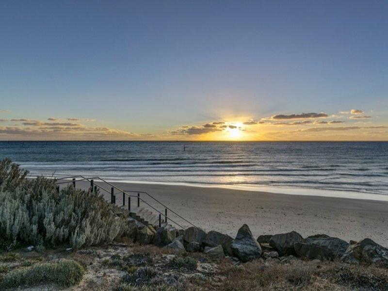 28 NORTH Esplanade, Glenelg North Sold by Booth Real Estate - image 1