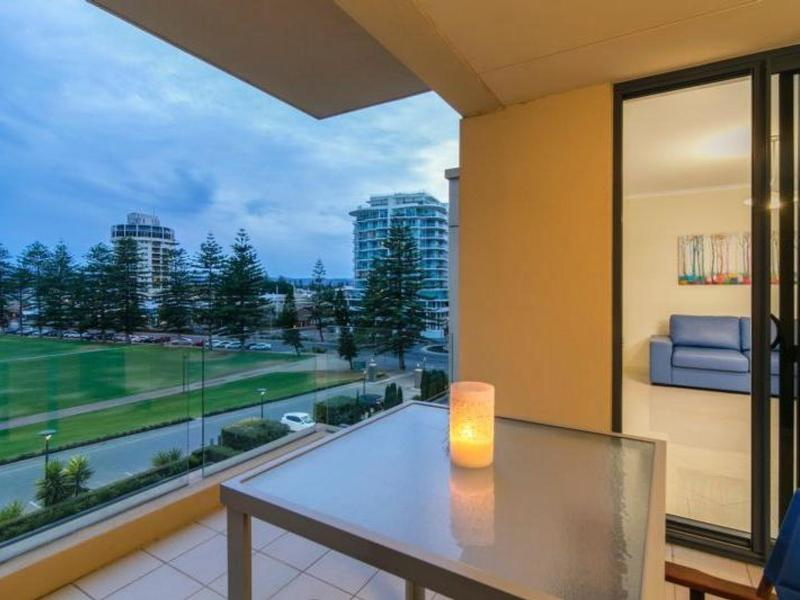 38/31 Colley Terrace, Glenelg Sold by Booth Real Estate - image 1