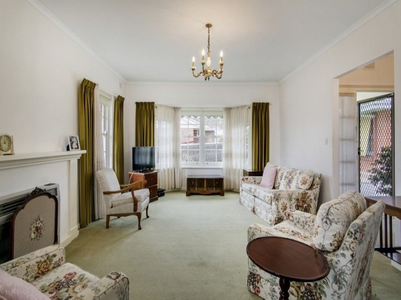 2/4 GARDINER COURT, Magill Sold by Booth Real Estate - image 1