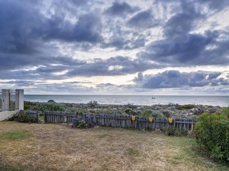41 SEAVIEW Road, Tennyson Sold by Booth Real Estate - image 1