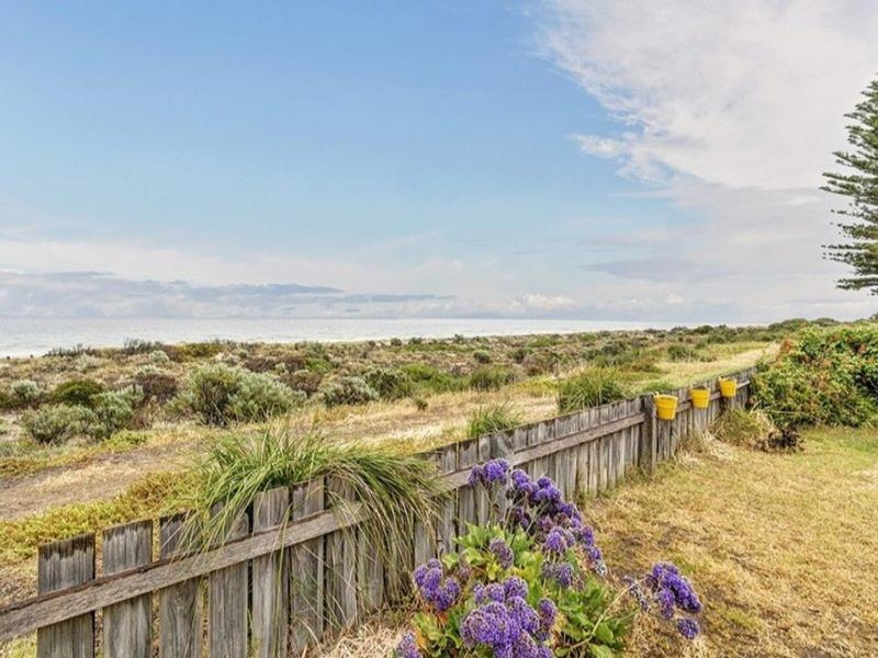 41 SEAVIEW Road, Tennyson Sold by Booth Real Estate - image 1
