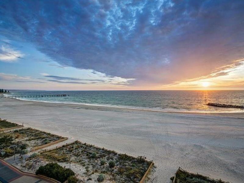 63/3 Holdfast Promenade, Glenelg Sold by Booth Real Estate - image 1