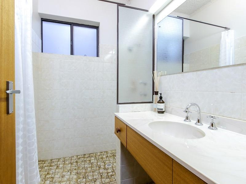 45 HAYWARD COURT, Mccracken Sold by Booth Real Estate - image 1
