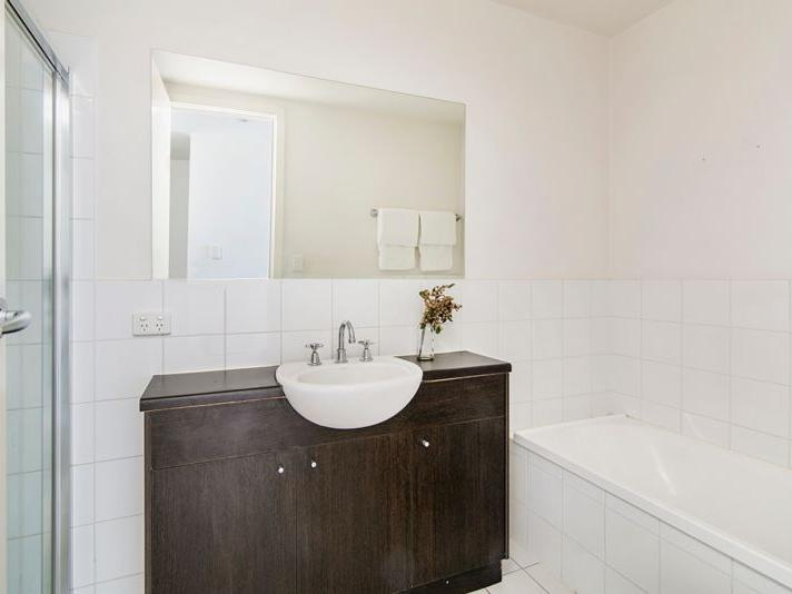 9/80 GILLES STREET, Adelaide Sold by Booth Real Estate - image 1