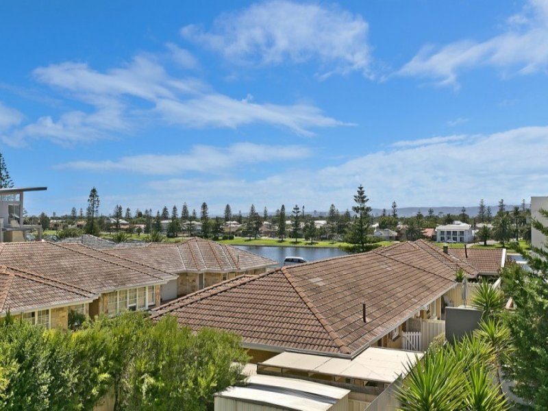 17B NORTH ESPLANADE, Glenelg North Sold by Booth Real Estate - image 1