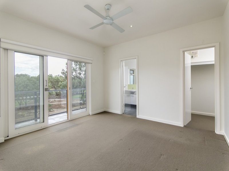 5 RIVERBANK CIRCUIT, Campbelltown Sold by Booth Real Estate - image 1