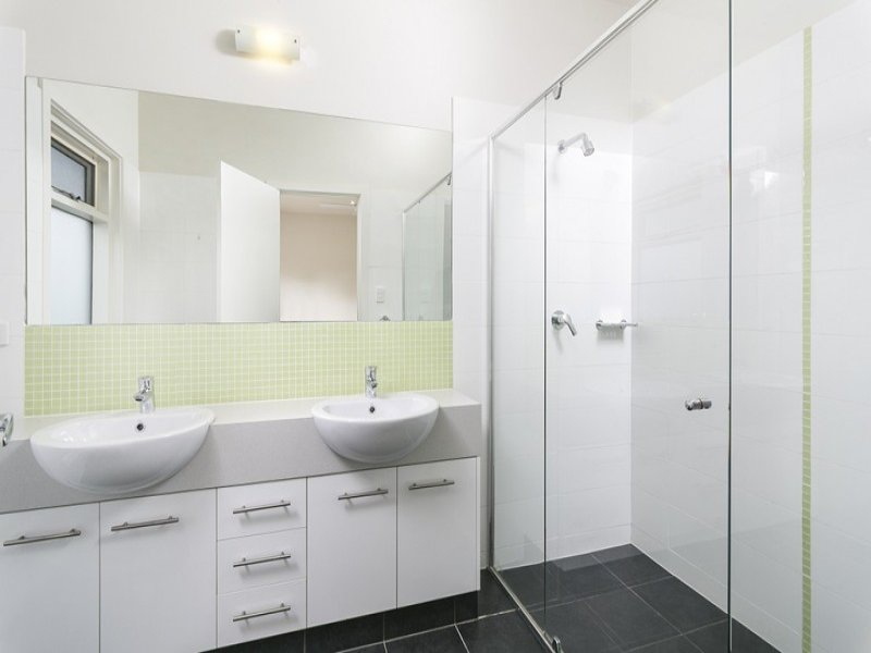 5 RIVERBANK CIRCUIT, Campbelltown Sold by Booth Real Estate - image 1
