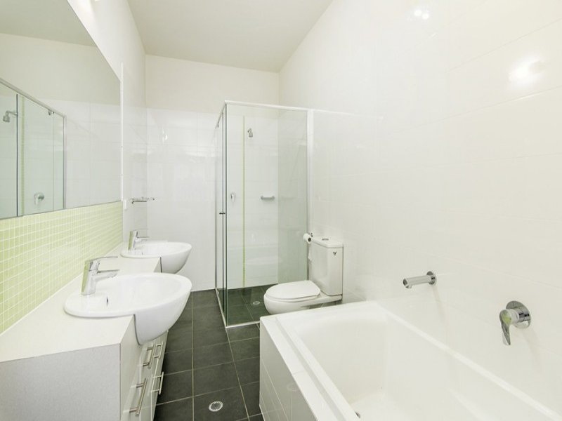 5 RIVERBANK CIRCUIT, Campbelltown Sold by Booth Real Estate - image 1