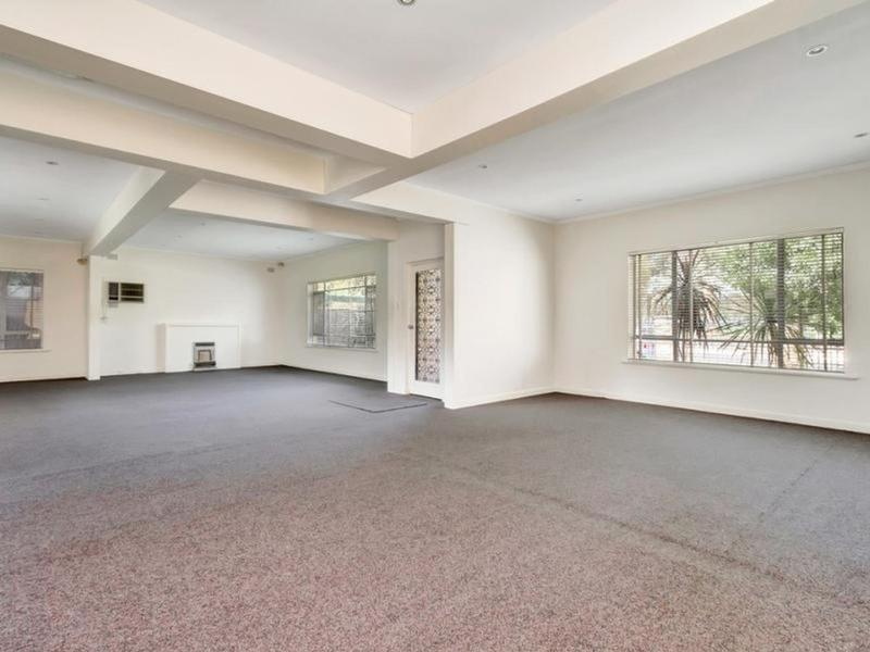 62 MACKINNON Parade, North Adelaide Sold by Booth Real Estate - image 1