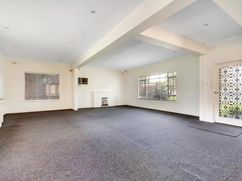 62 MACKINNON Parade, North Adelaide Sold by Booth Real Estate - image 1