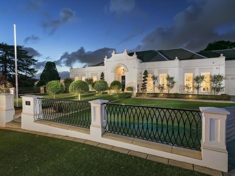 3 ELMGLADE Road, Springfield Sold by Booth Real Estate - image 1