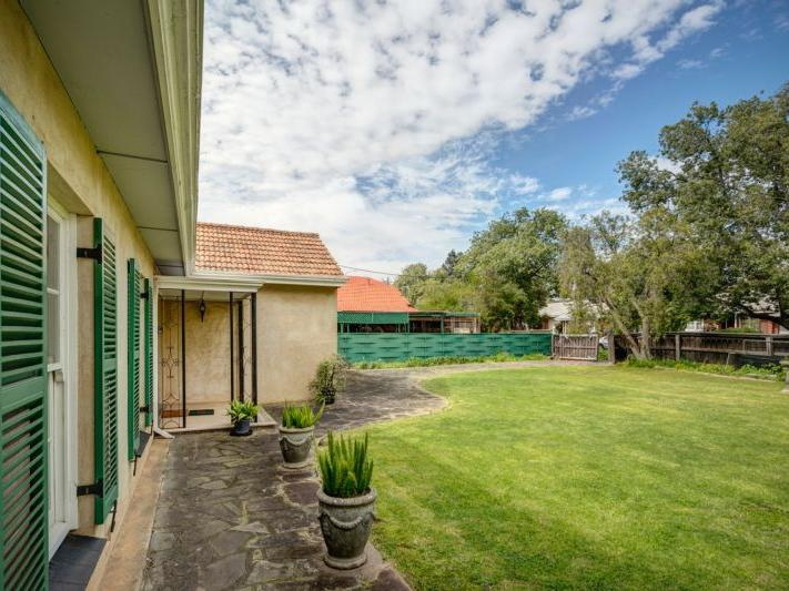 21 BARKER GROVE, Toorak Gardens Sold by Booth Real Estate - image 1
