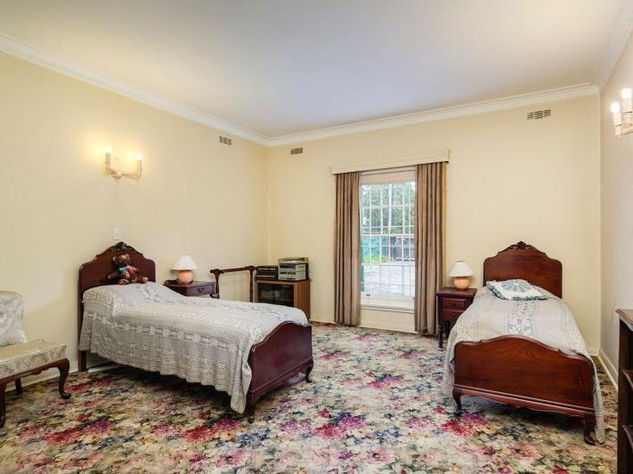21 BARKER GROVE, Toorak Gardens Sold by Booth Real Estate - image 1