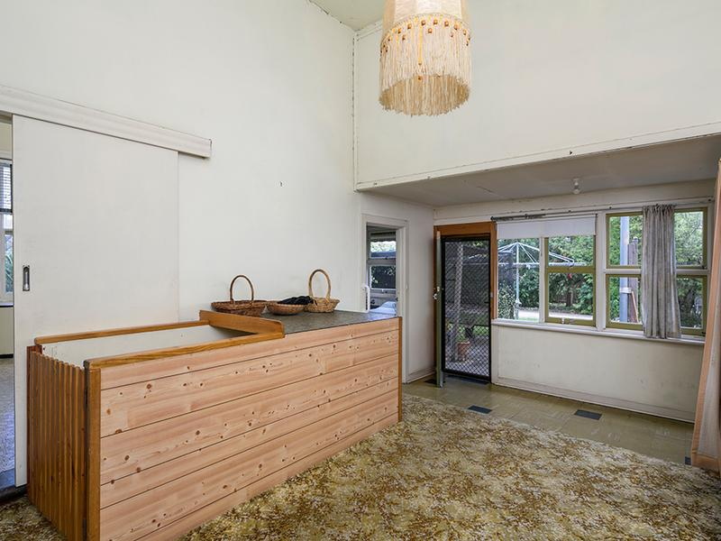 6 FALCON AVENUE, Mile End Sold by Booth Real Estate - image 1