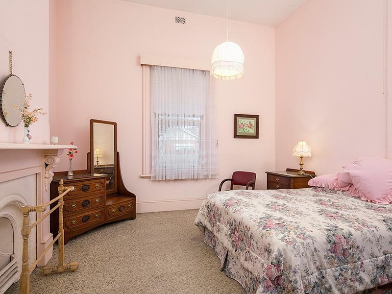 6 FALCON AVENUE, Mile End Sold by Booth Real Estate - image 1