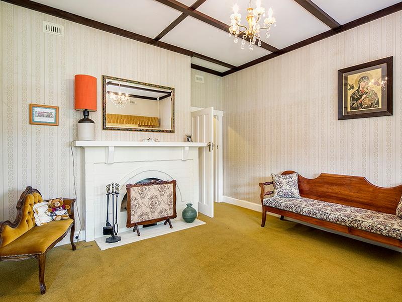 10 CHISHOLM AVENUE, Burnside Sold by Booth Real Estate - image 1