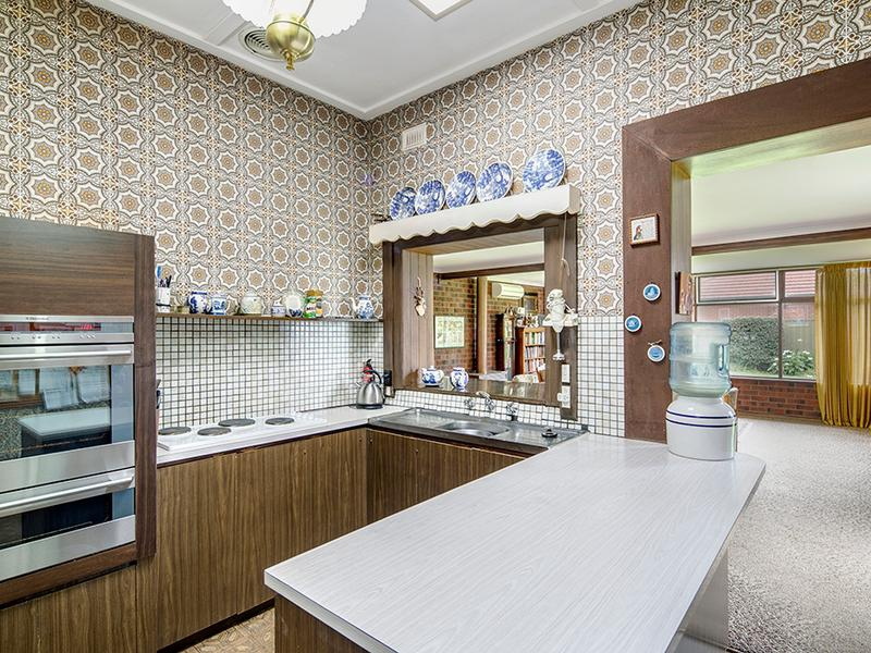 10 CHISHOLM AVENUE, Burnside Sold by Booth Real Estate - image 1