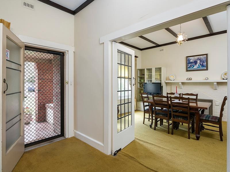 10 CHISHOLM AVENUE, Burnside Sold by Booth Real Estate - image 1