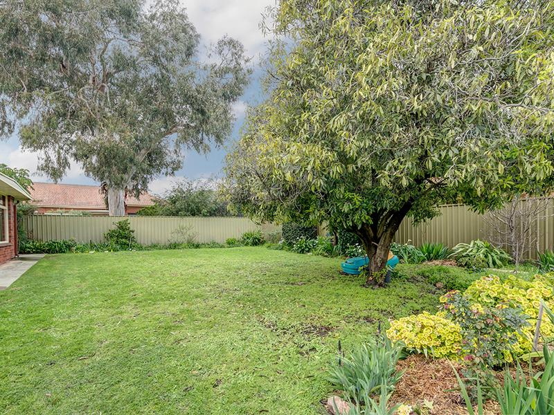 10 CHISHOLM AVENUE, Burnside Sold by Booth Real Estate - image 1
