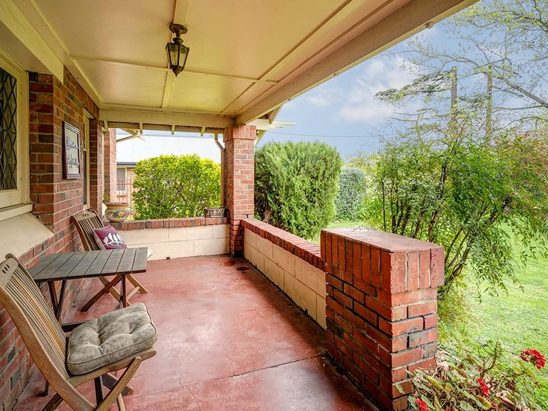 10 CHISHOLM AVENUE, Burnside Sold by Booth Real Estate - image 1