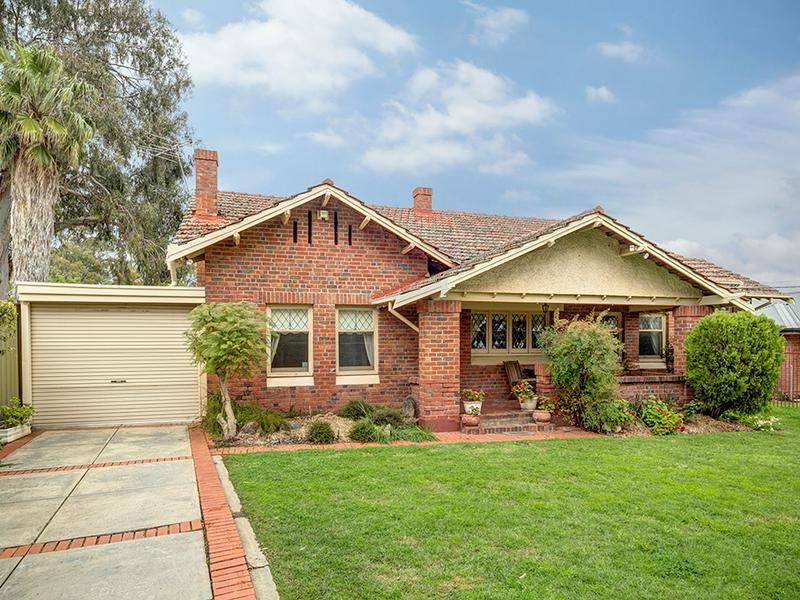 10 CHISHOLM AVENUE, Burnside Sold by Booth Real Estate - image 1