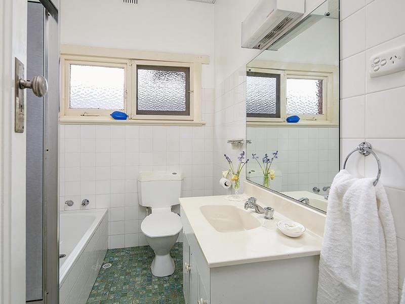 10 CHISHOLM AVENUE, Burnside Sold by Booth Real Estate - image 1