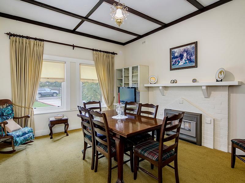 10 CHISHOLM AVENUE, Burnside Sold by Booth Real Estate - image 1
