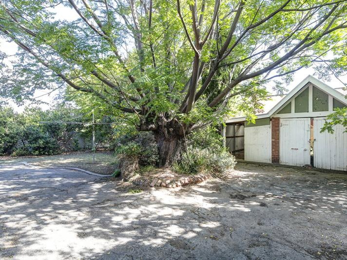 403 & 405 PORTRUSH ROAD, Toorak Gardens Sold by Booth Real Estate - image 1