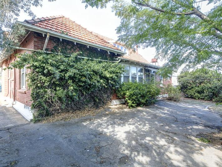 403 & 405 PORTRUSH ROAD, Toorak Gardens Sold by Booth Real Estate - image 1