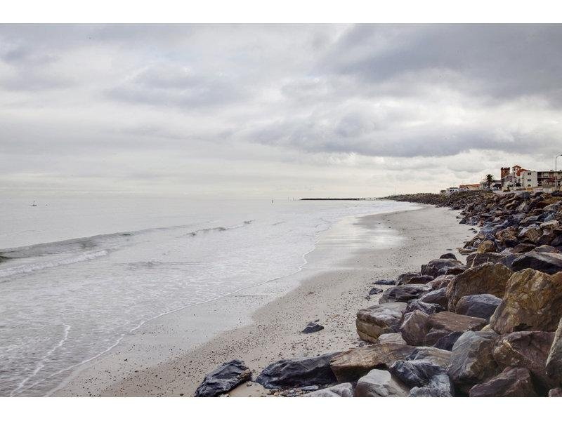 21 North Esplanade, Glenelg North Sold by Booth Real Estate - image 1