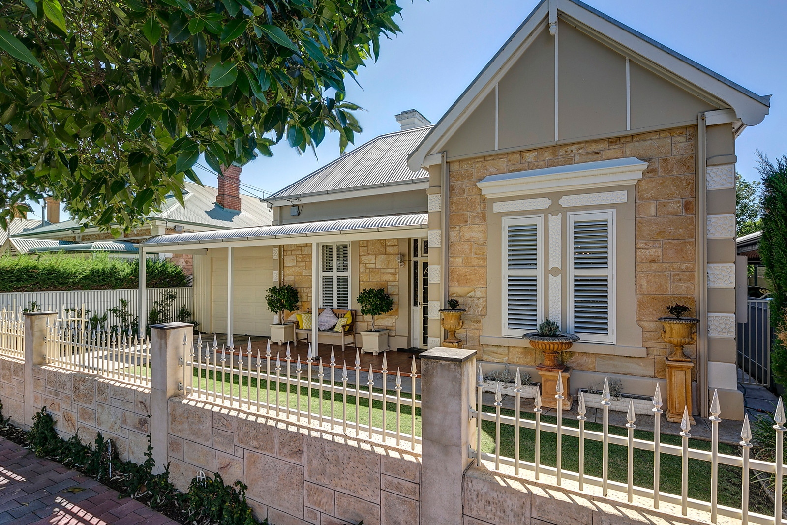 11 Woodhurst Avenue, Hyde Park Sold by Booth Real Estate - image 1